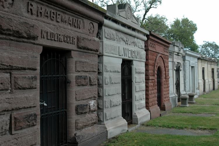 Graceland Cemetery mausoleums